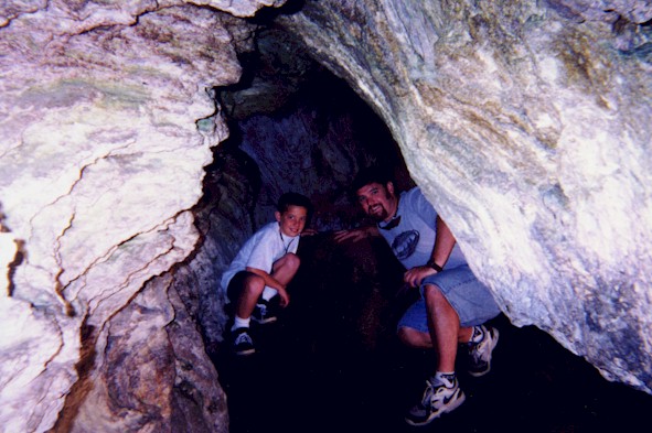 keldadcave.jpg (77610 bytes)